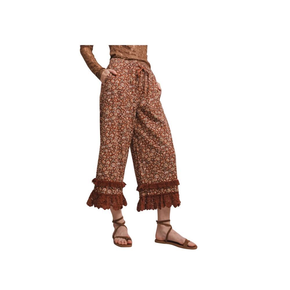 BlueVelvet Floral Pants Size M - Picture 2 of 8